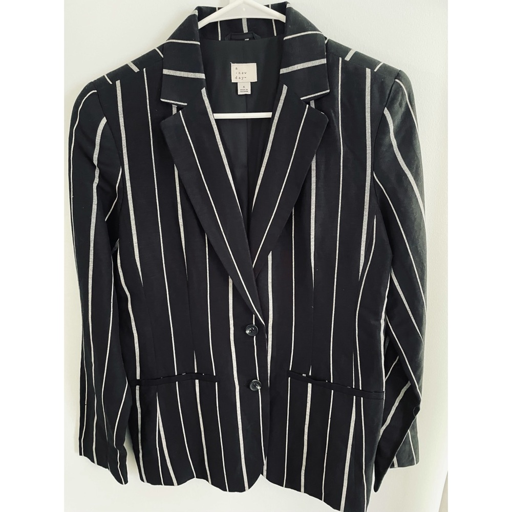 Black and Grey Striped Blazer (Size:6)